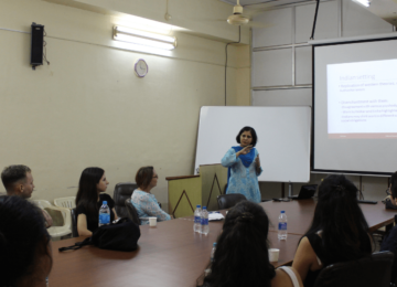 Day 1: University Visit 1 - IIT Bombay. Interactive session delivered by Dr Pooja Purang, Professor at the Department of HSS. This session oriented and familiarised participants with the landscape of Organisational Psychology in the Indian context.