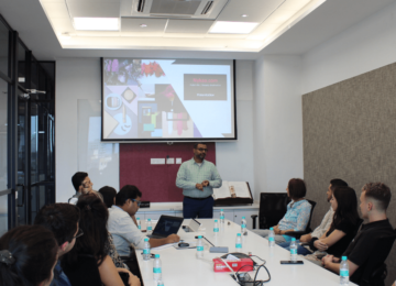 Day 1: Corporate Visit 1 - Nykaa. Interactive session delivered by Mr Nirav Jagad, Chief People Officer. Participants were exposed to a high-growth Indian e-commerce start-up where currently 3 new staff are being hired every day to support the company’s 2.9x growth.