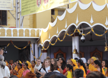 Attending a Hindu ritual at All World Gayatri Pariwar, Shanti Kunj, Haridwar