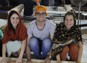 Day 6: Gurudwara Bangla Sahib - One of the country’s most prominent Sikh Temples. The participants volunteered at the community kitchen for Langar, where free vegetarian meals are provided to 10,000 visitors a day!
